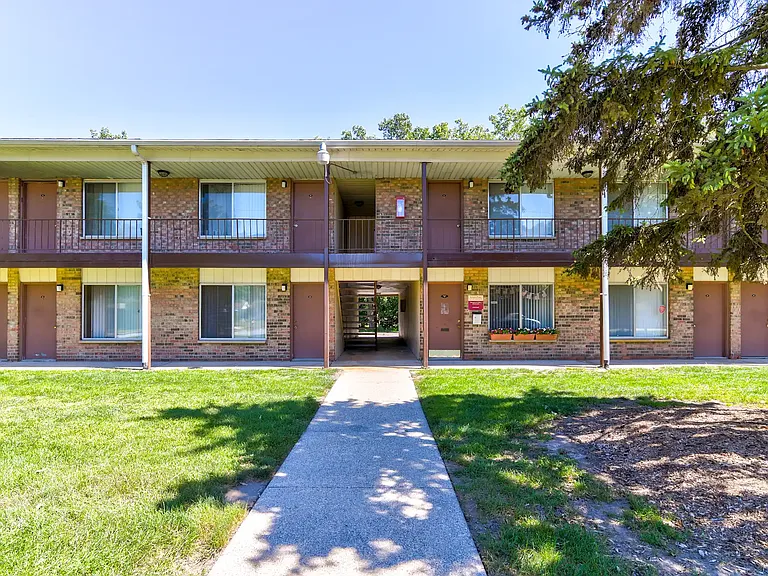 Arbor Park Apartments — Photo 14