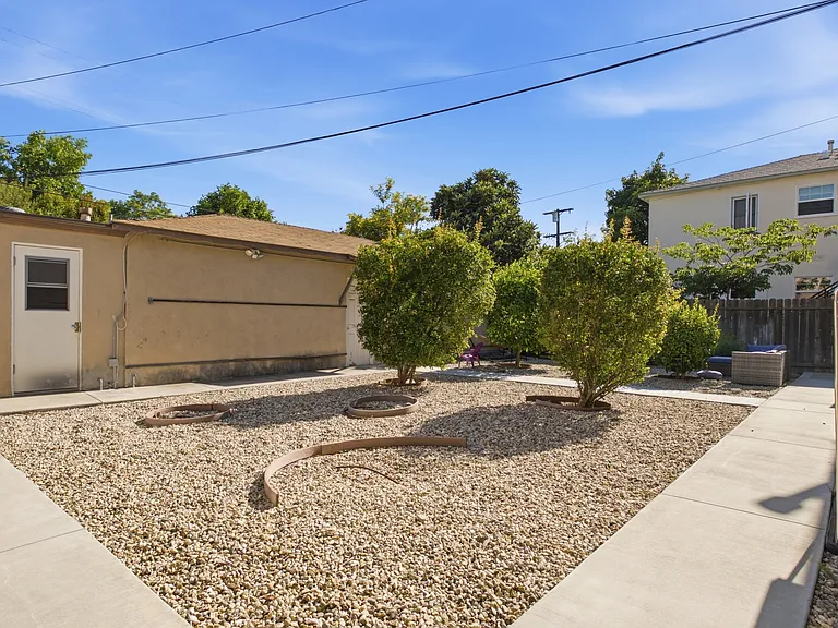 11654-11656 Chandler Blvd #2 — Photo 12