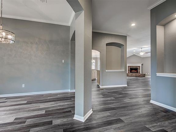 4th image of 2820 Southridge Dr