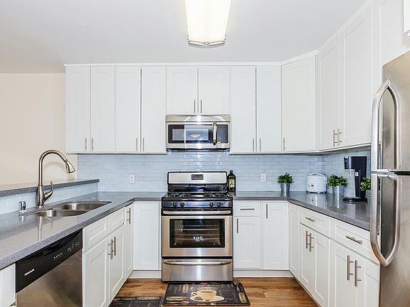 2nd image of 1625 Crenshaw Blvd #4248720