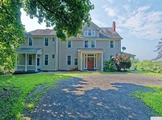 45 Olcott Ln, Rensselaer, NY 12144