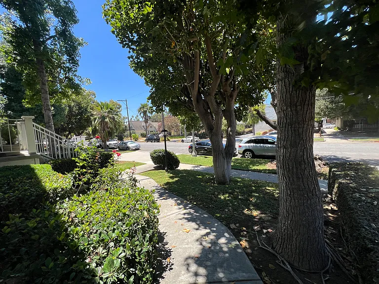 154 N Meridith Ave #9 — Photo 4