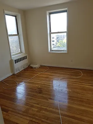 Rented by Smart NY Realty LLC | media 19