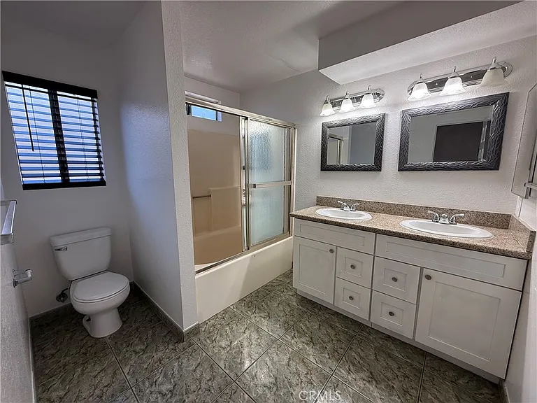 834 Shana Ct — Photo 19