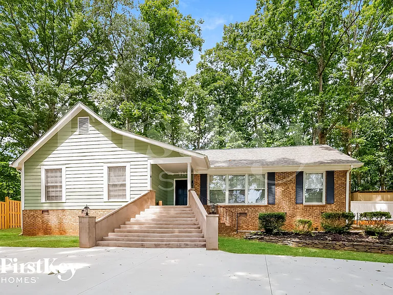 7614 Robin Crest Rd — Photo 1