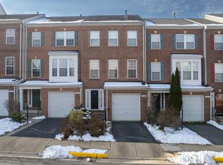 11443 Fogarty Ct, Fairfax, VA 22030