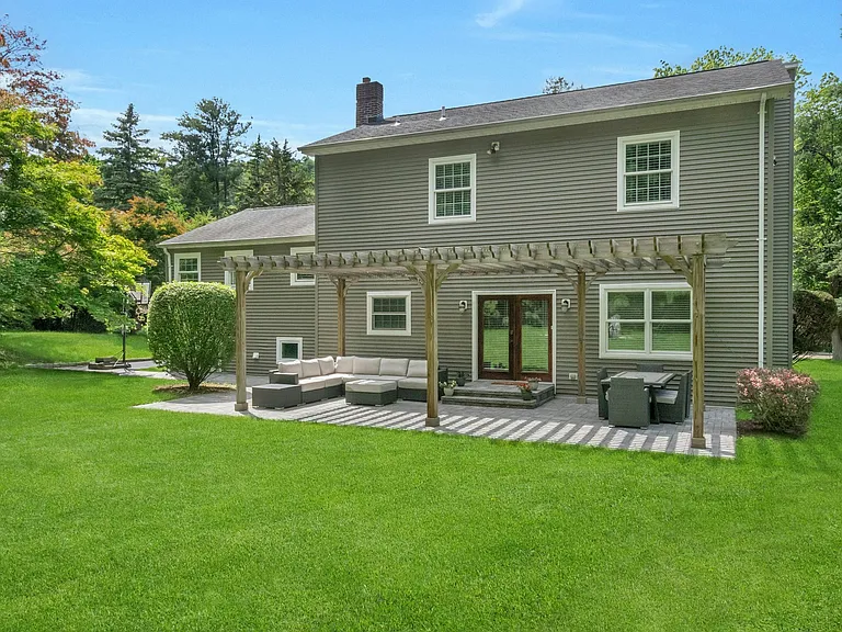 575 Washington Ave — Photo 40