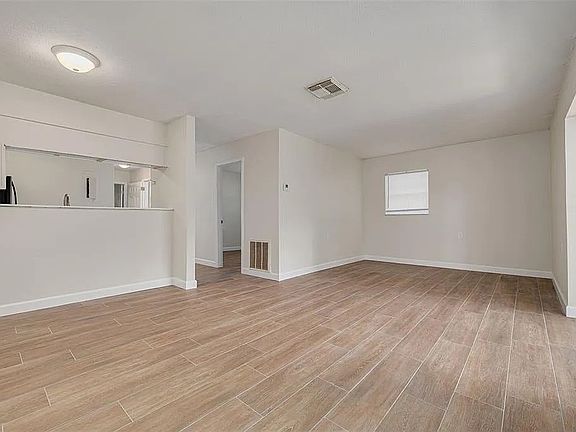 living room_10022025