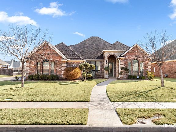 2nd image of 3405 Oxford Ln