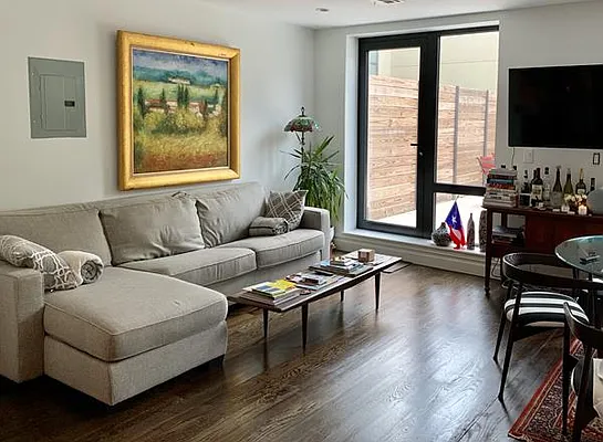 Rented by Triumph Property Group | media 28