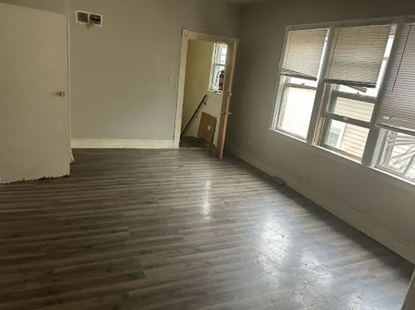 2421 S. 5th Pl, 2421 S 5th Pl #3, Milwaukee, WI 53207