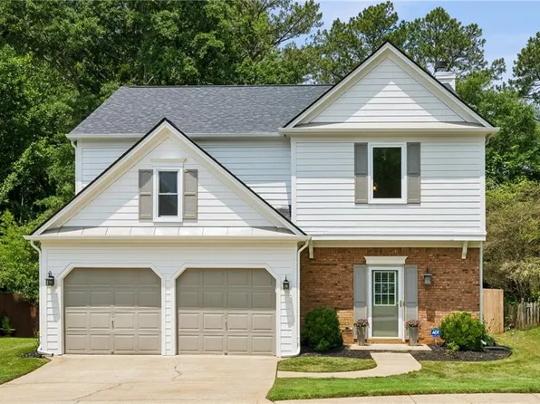 5030 Foxberry Ln, Roswell, GA 30075