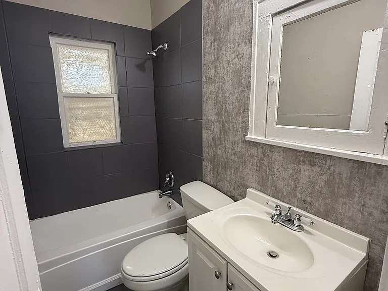 3652 E 151st St #B — Photo 10