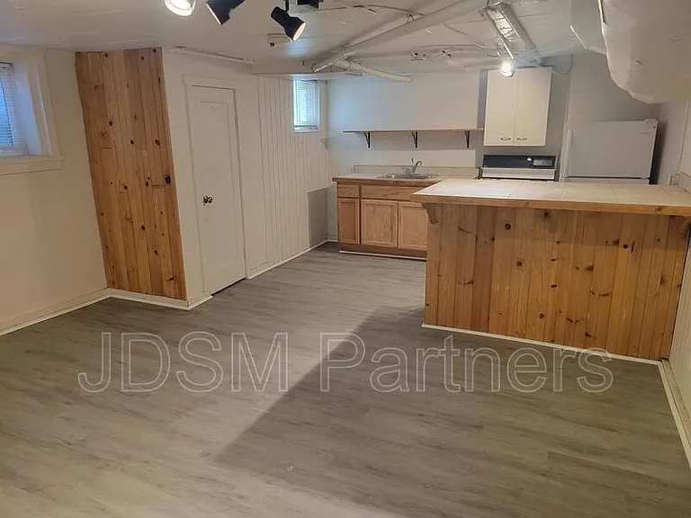 1260 Vine St #6 — Photo 3
