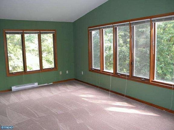 4th image of 129 Forge Hill Ln