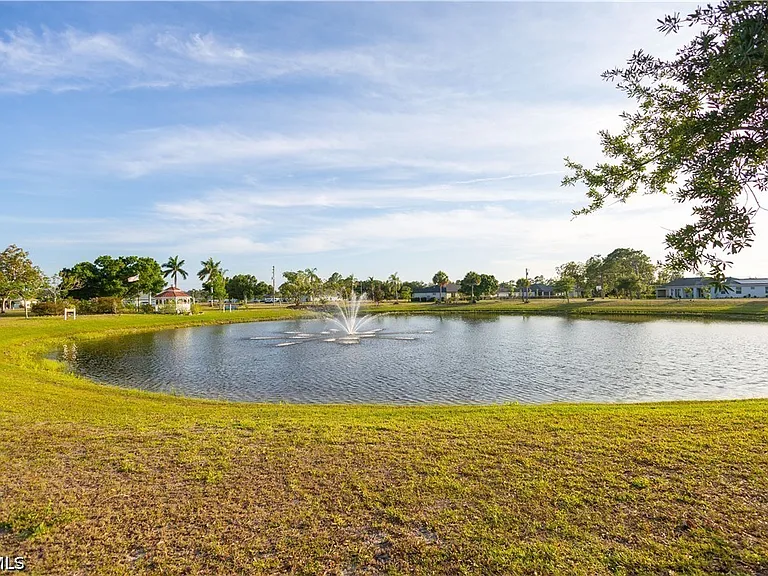 25324 Lychee Ct — Photo 15
