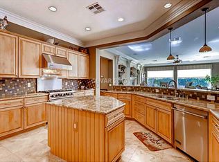 15 Summit Walk Trl, Henderson, NV 89052