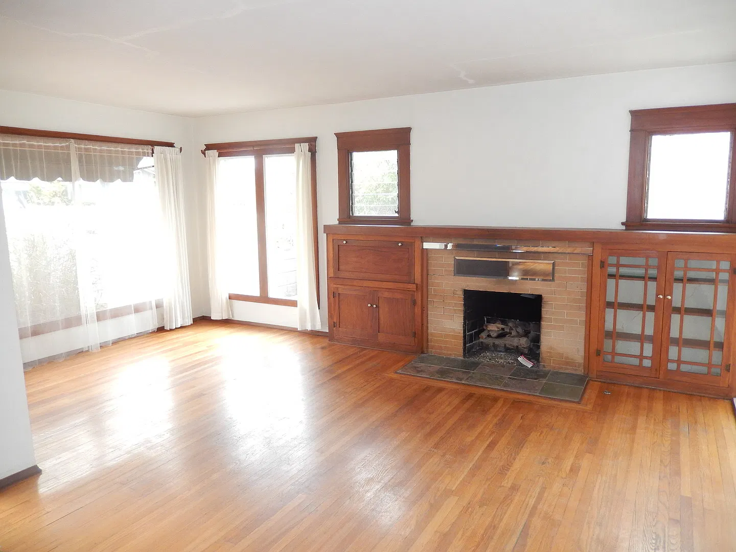 Centrally Located 2 Bed, 2 Bath House in North Park! — Photo 3