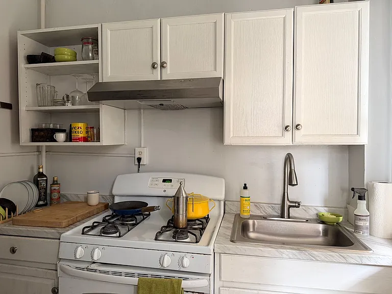 33 Howe St #35 — Photo 6