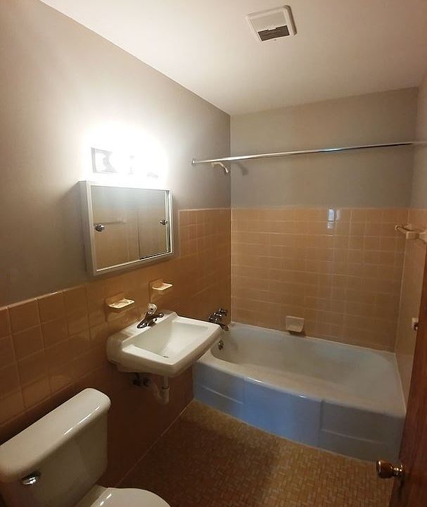 1st image of 194 McCarrons Blvd N APT 06