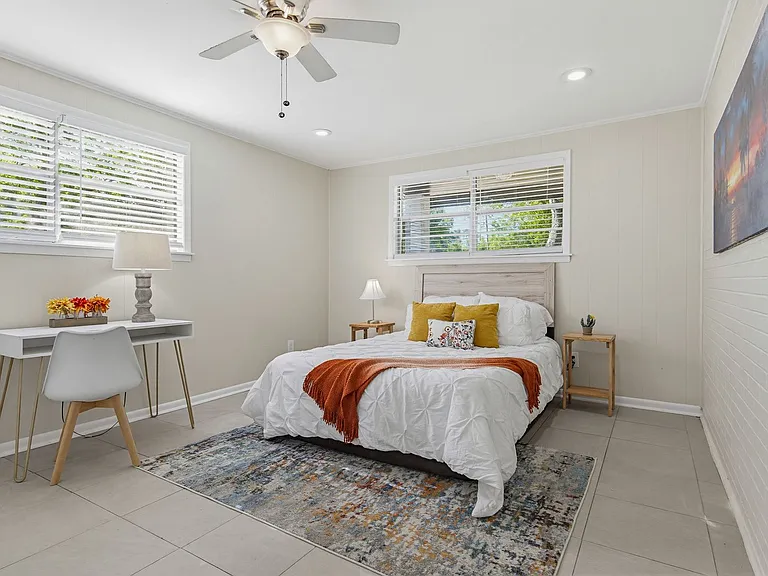 1095 Texas Pkwy — Photo 35