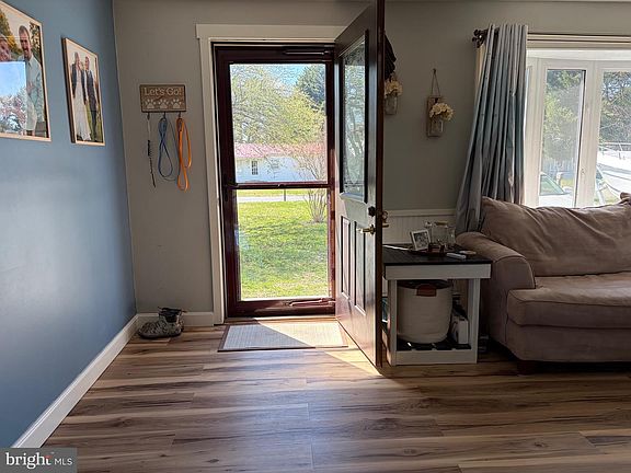 5th image of 12 N Maple Ave