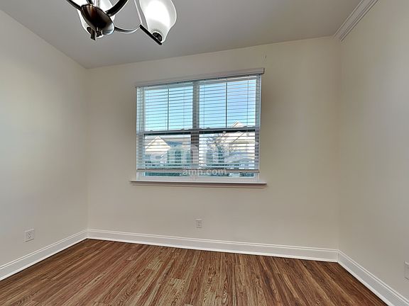 5th image of 208 Clearwater Cir