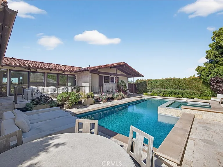 8 Monarch Bay Dr — Photo 35