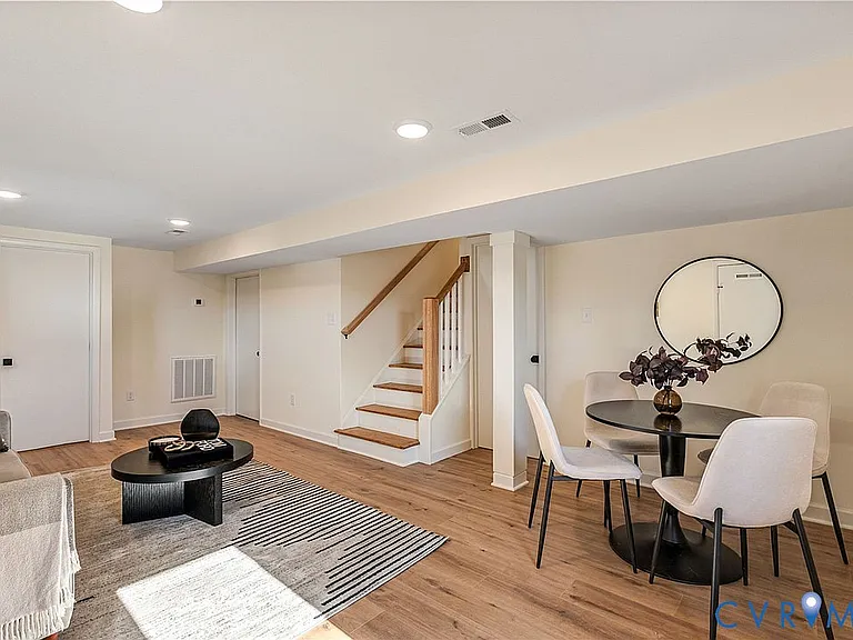 Sunset Ave — Photo 2