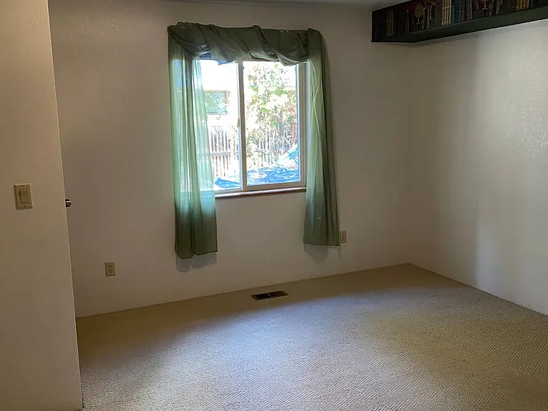 4800 Airway Dr NE — Photo 13