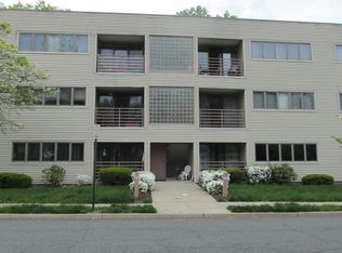 24 Crest St APT 2A, Westwood, NJ 07675