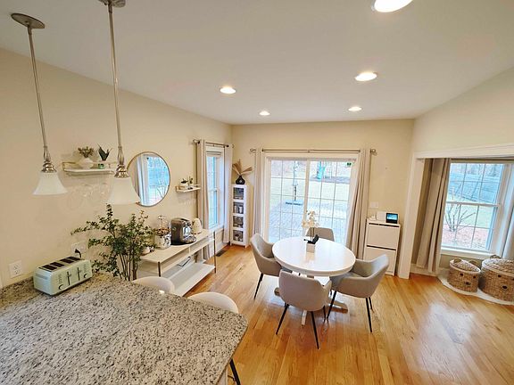 Kitchen Dinning Area