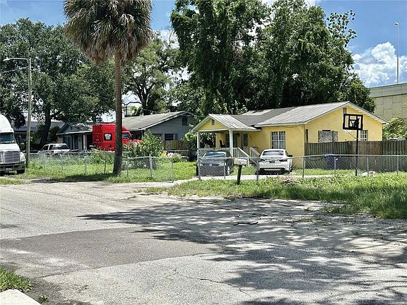 3rd image of 3911 E 15TH AVENUE