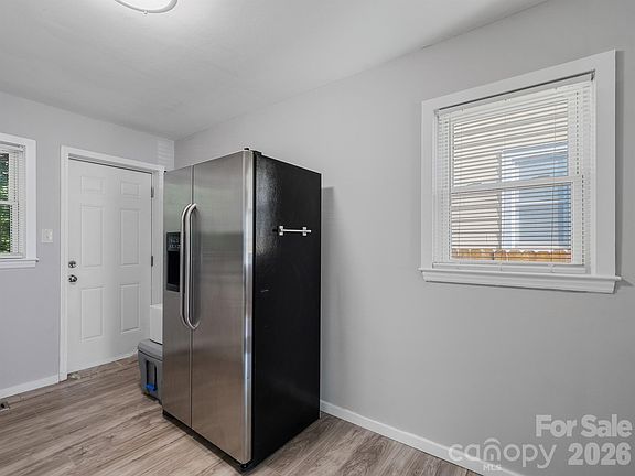4th image of 1609 Taylor Ave
