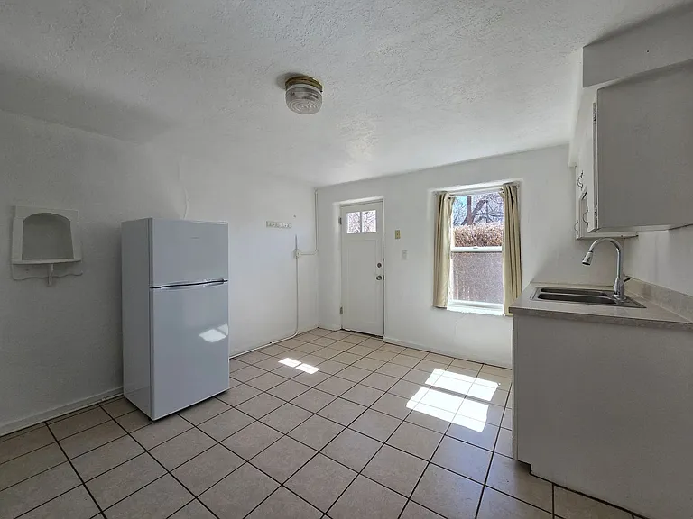 739 Montez Pl — Photo 4
