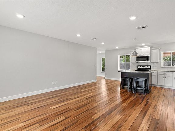 5th image of 2712 Kumquat Dr