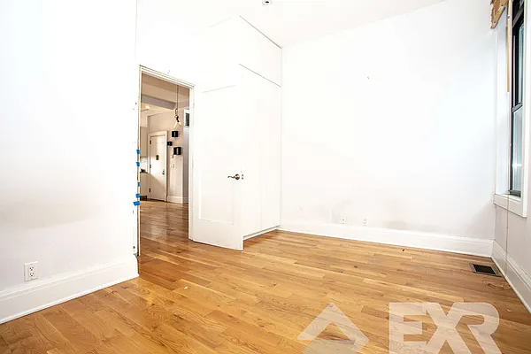 Rented by EXR | media 37