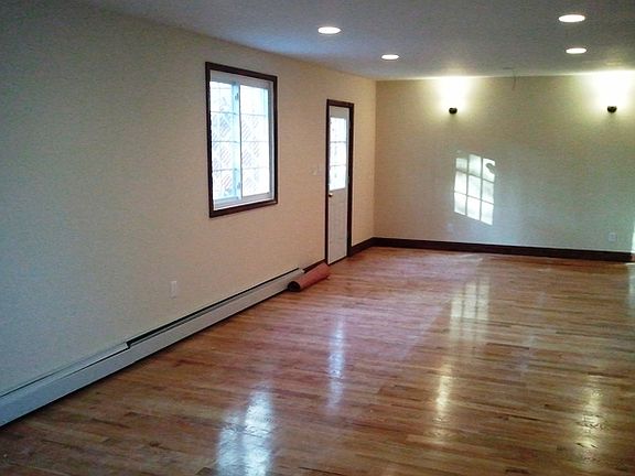 4th image of 1289 Arnow Ave