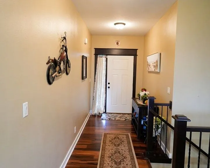 14820 Horton Ave — Photo 6