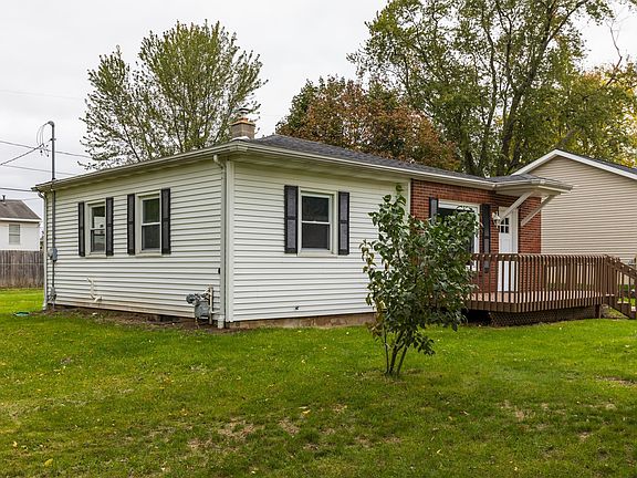 4th image of 457 Ferndale Ave NW