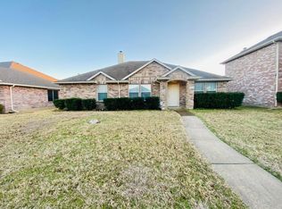 322 Valley Ridge Dr, Red Oak, TX 75154