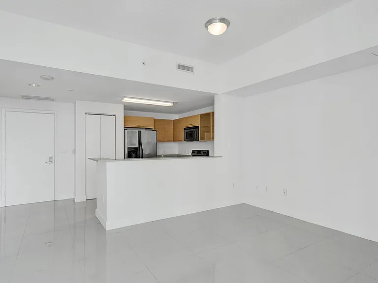 350 NE 24th St #509 — Photo 34