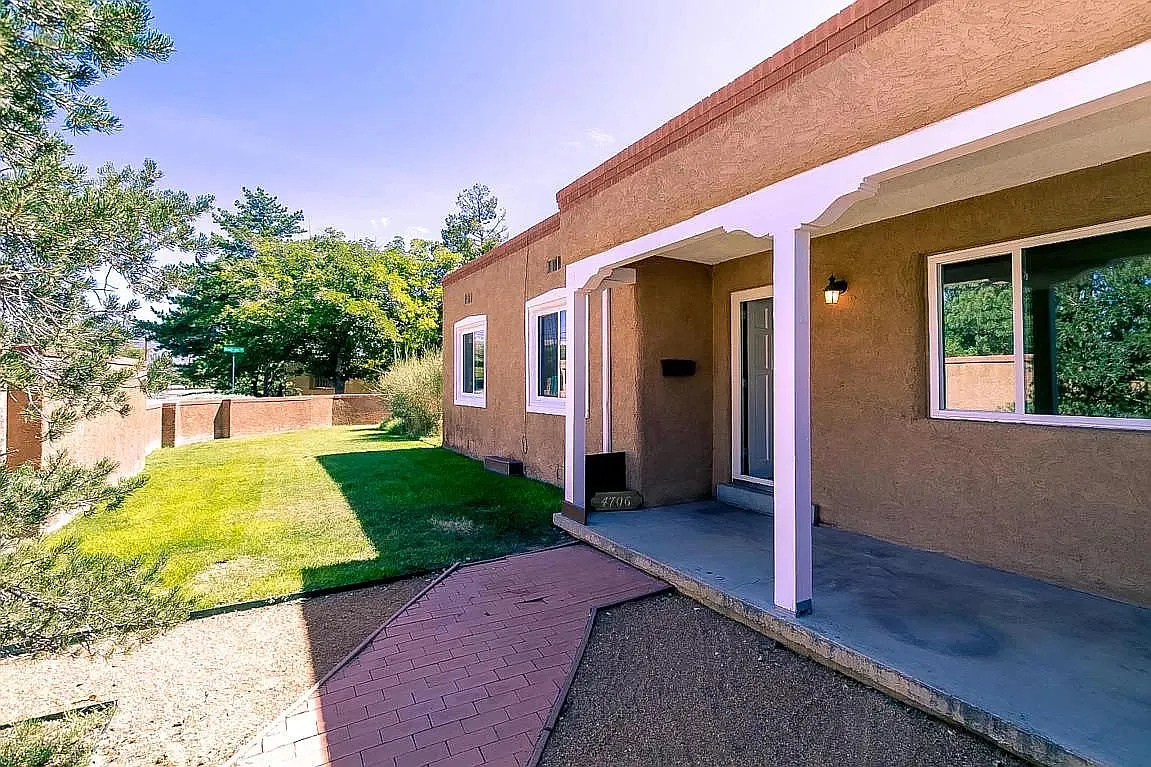 4 bed, 2050 sqft, $2,775 — Photo 2