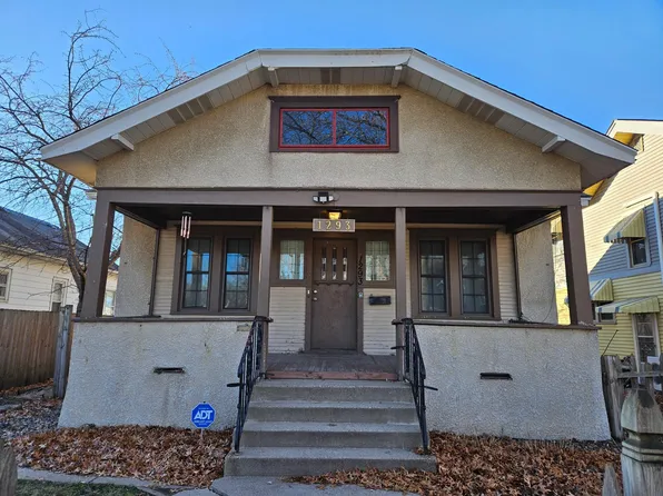 1293 Burr St, Saint Paul, MN 55130