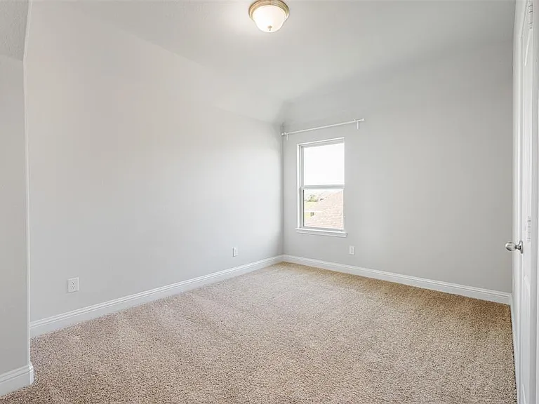 8835 Japonica Dr — Photo 35