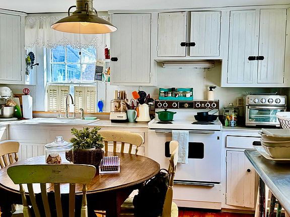 18th image of this home