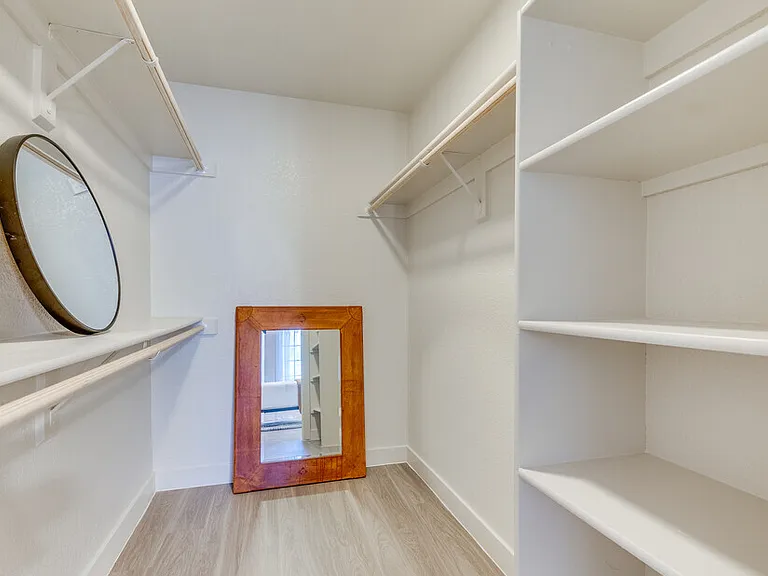 Villa Montana Apartments — Photo 52