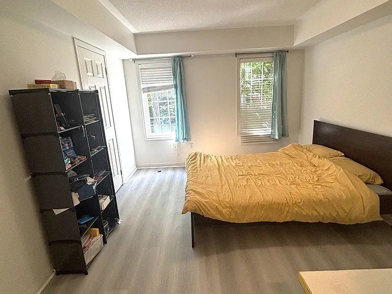 764 Neighbourhood Cir #4 — Photo 17