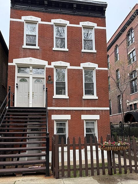 1st image of 1867 N Sheffield Ave #3