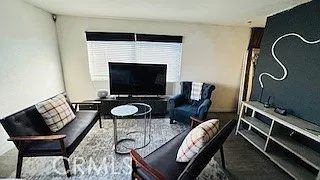 Studio, 500 sqft, $1,875 — Photo 4